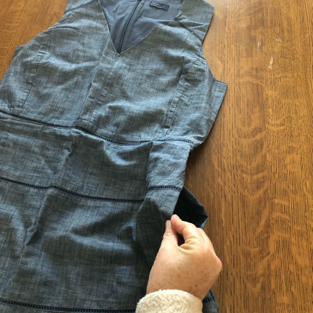 GAP v-neck Chambray Fit & Flair Dress - Picture 16 of 16